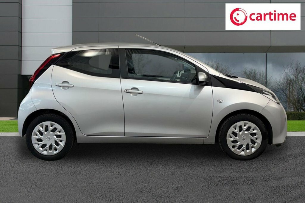 Toyota Aygo 1L X-play FL71BHD Silver #2