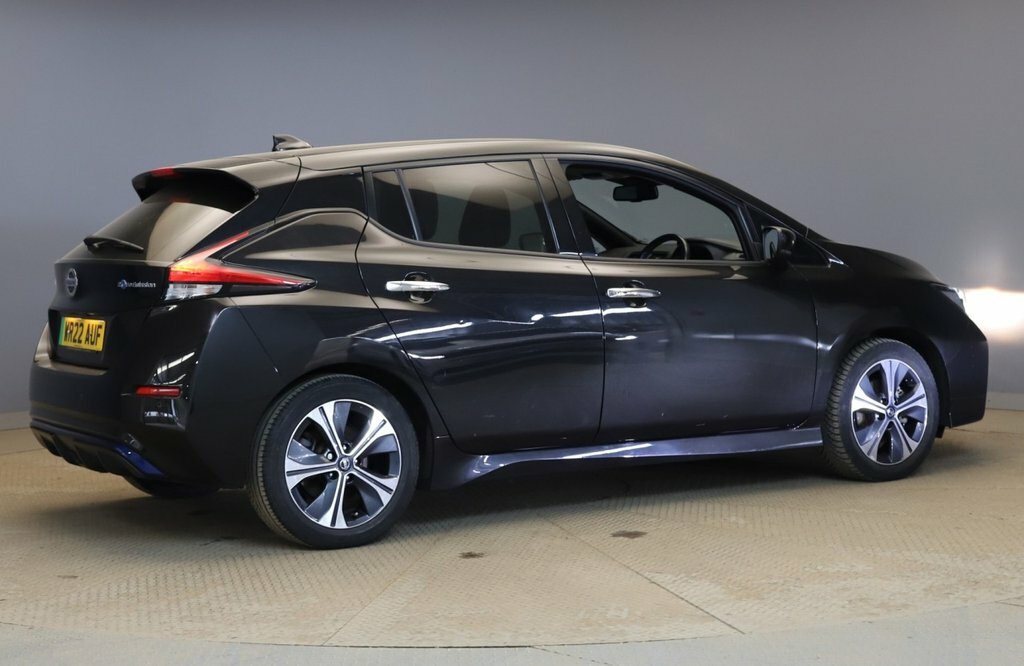 Nissan Leaf Hatchback Black #6