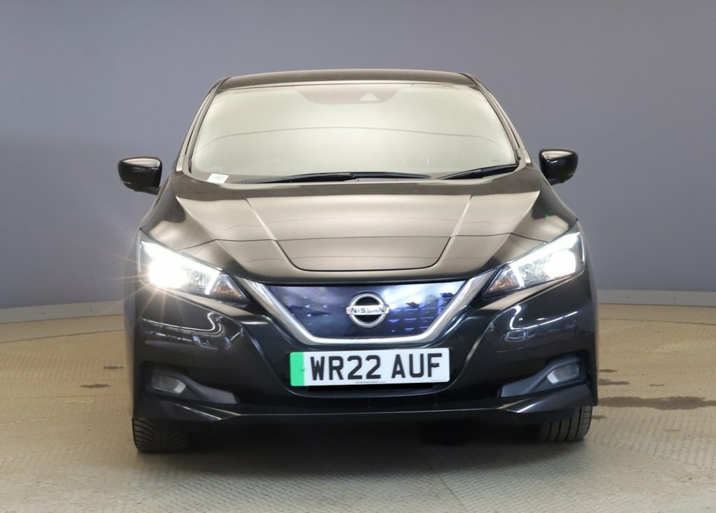 Nissan Leaf Hatchback Black #3