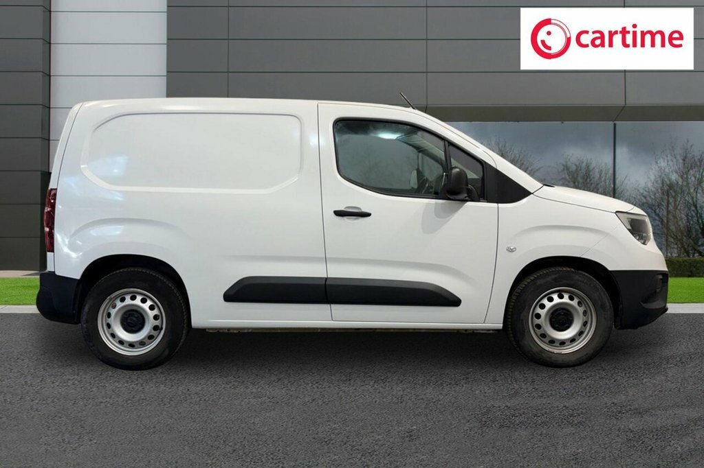 Vauxhall Combo-e Life Mpv White #2