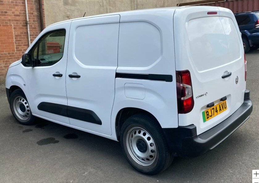 Vauxhall Combo-e Life Mpv White #3