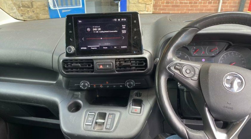 Vauxhall Combo-e Life Mpv White #5