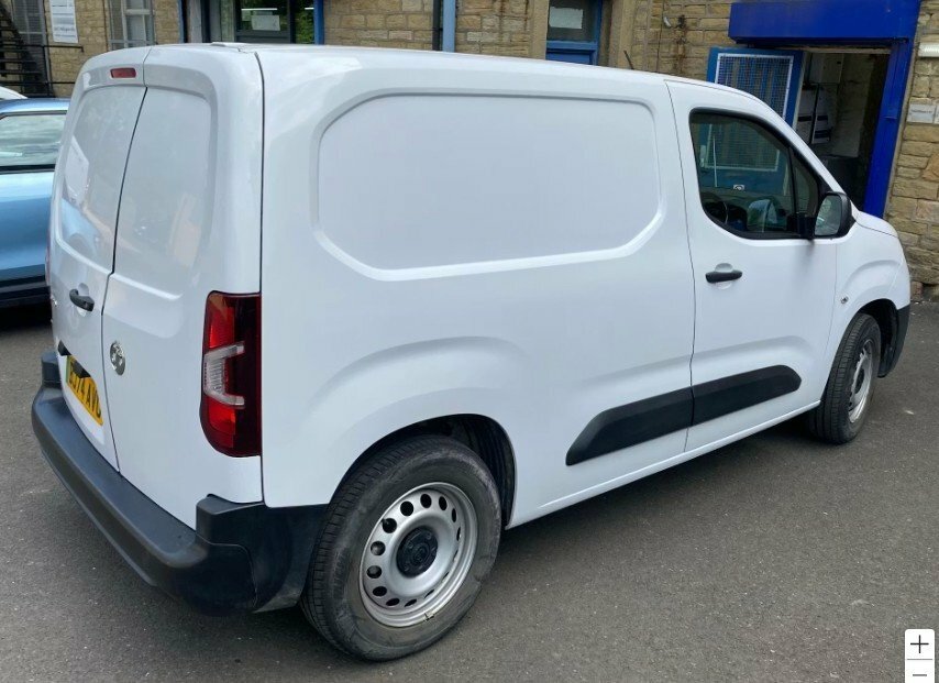 Vauxhall Combo-e Life Mpv White #4