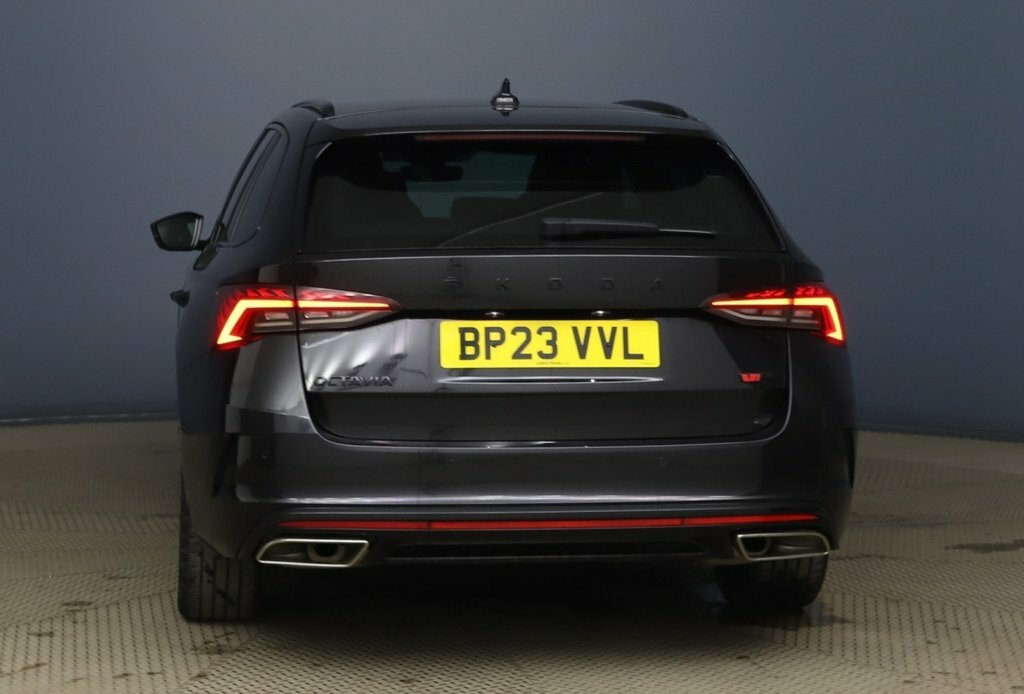 Skoda Octavia 2L Vrs Black #6
