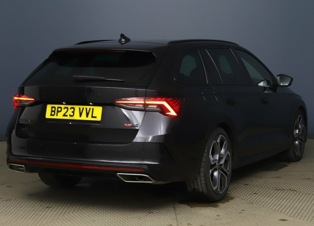 Skoda Octavia 2L Vrs Black #4