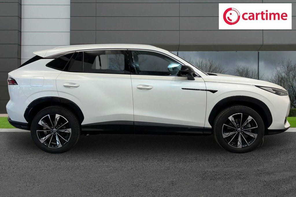 MG HS Suv White