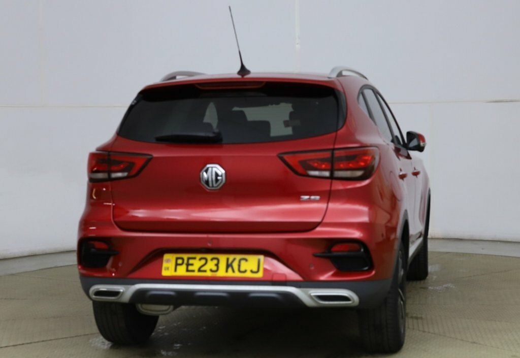 MG ZS 1L Exclusive Red #5