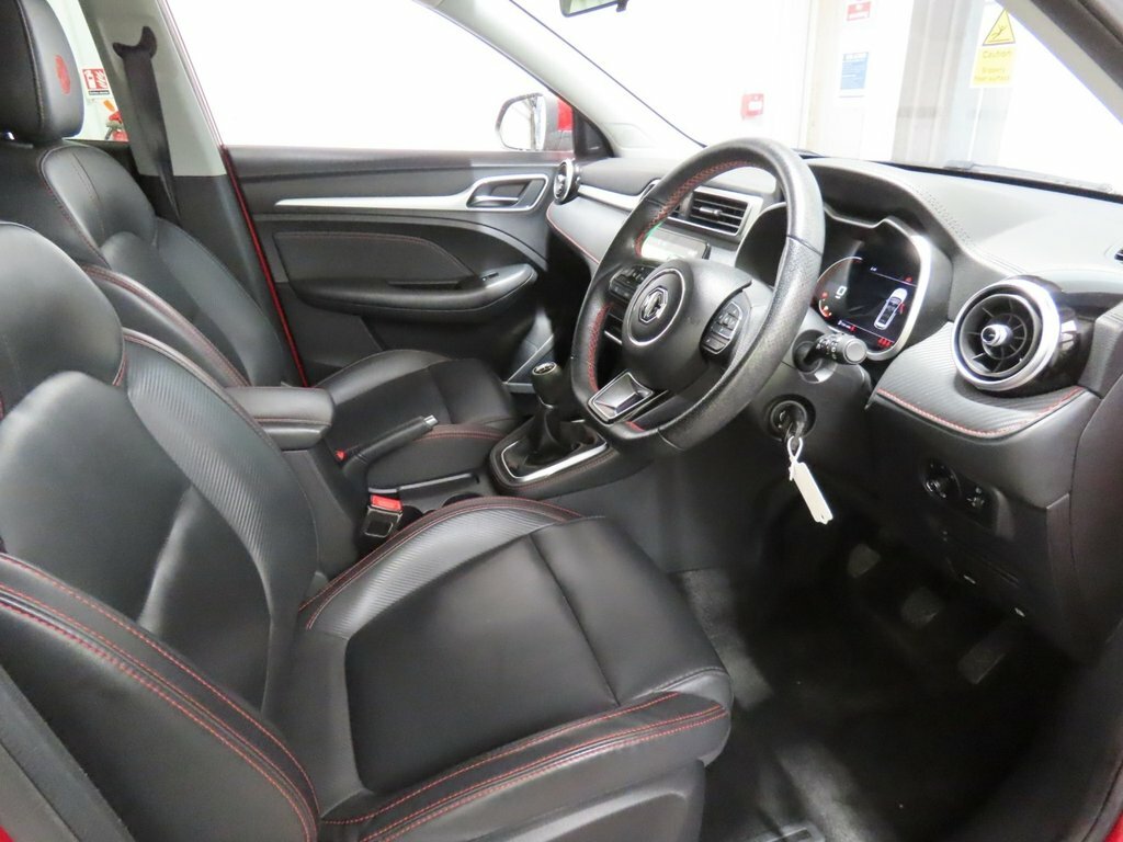 MG ZS 1L Exclusive Red #6
