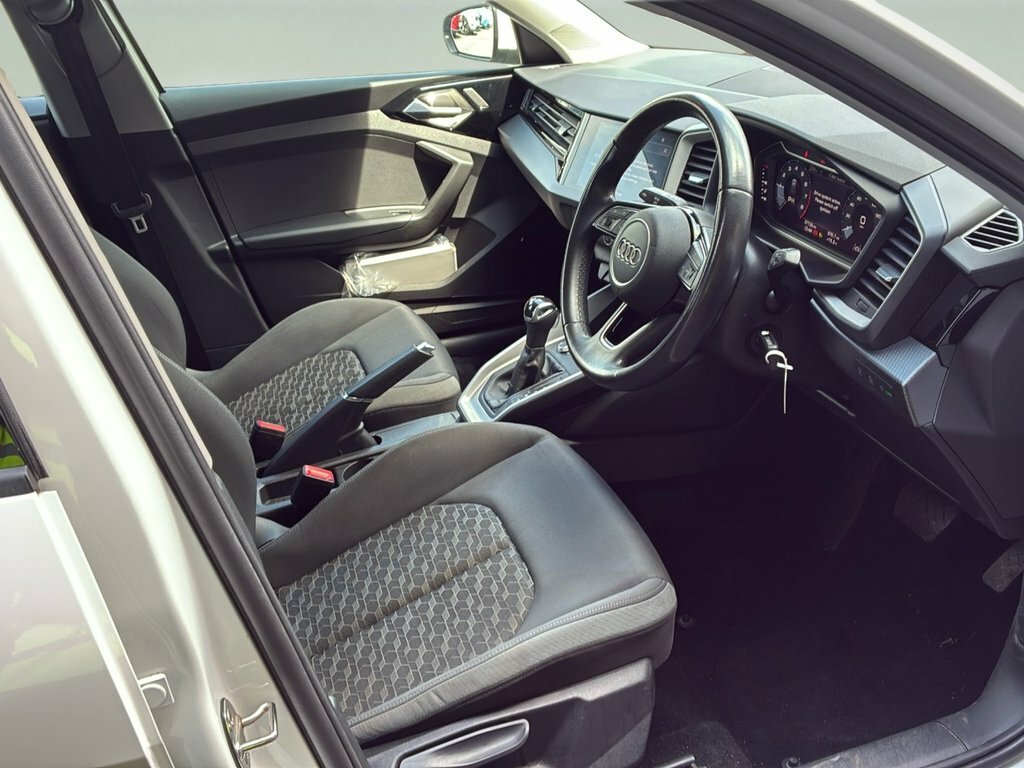 Audi A1 1L Sport White #5