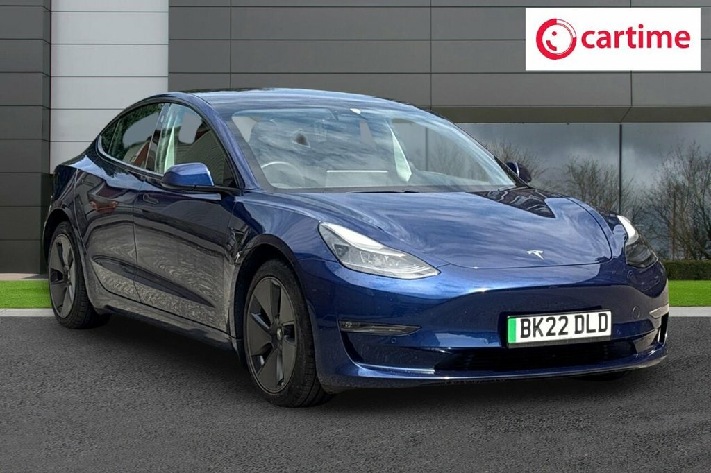 Tesla Model 3 Saloon Blue