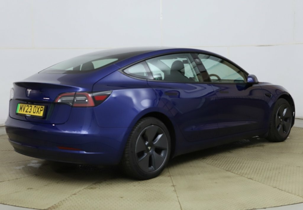 Tesla Model 3 Saloon Blue #4
