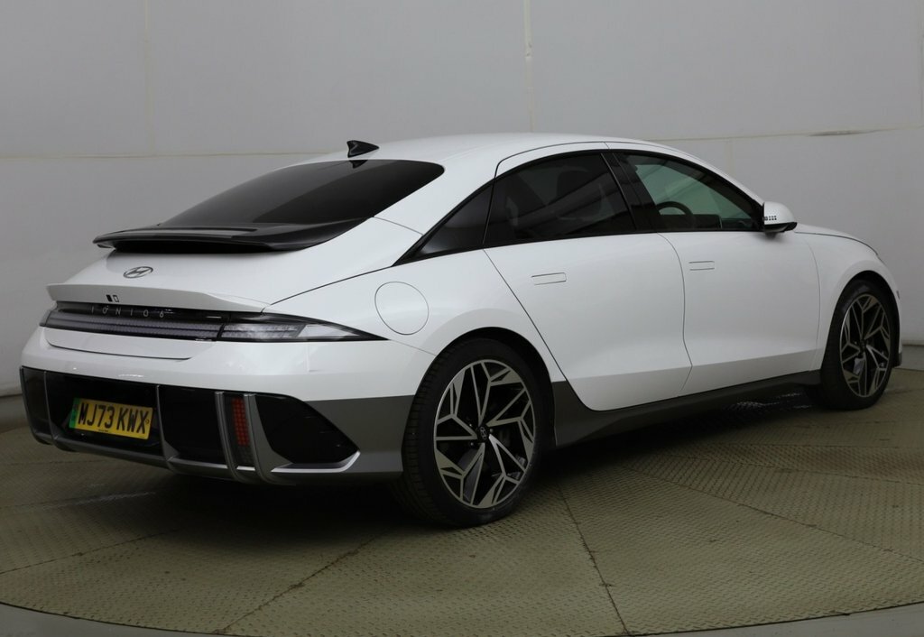 Hyundai Ioniq 6 Saloon White #4