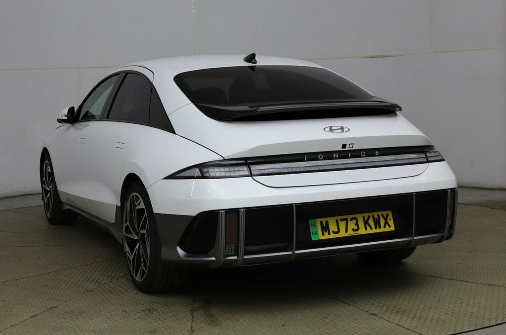 Hyundai Ioniq 6 Saloon White #5