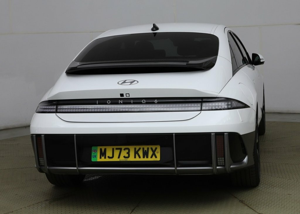 Hyundai Ioniq 6 Saloon White #6