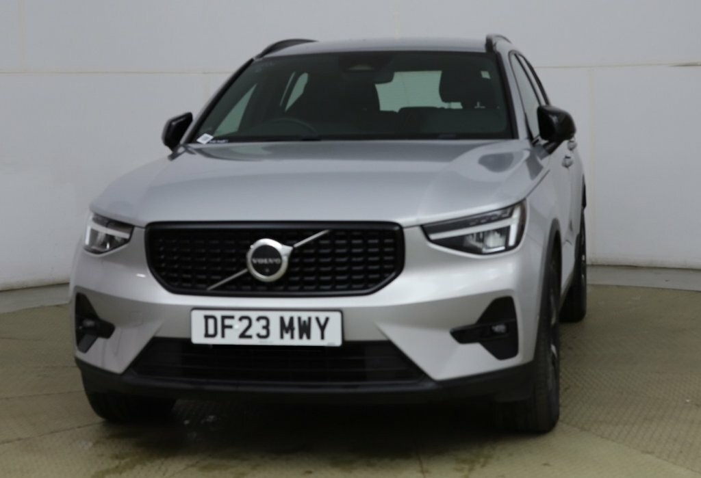 Volvo XC40 2L Plus Dark Silver #2
