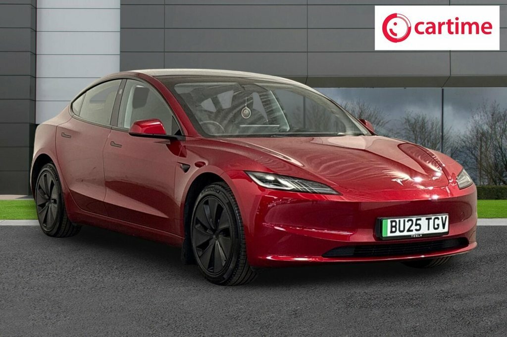 Tesla Model 3 Saloon Red
