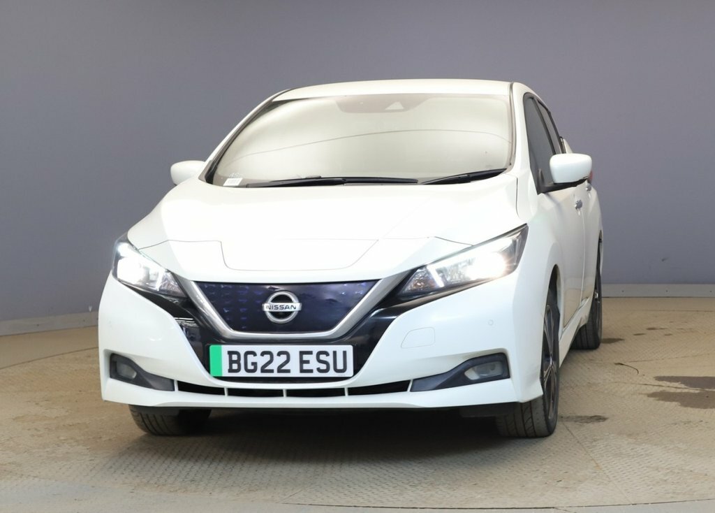 Nissan Leaf Hatchback White #2