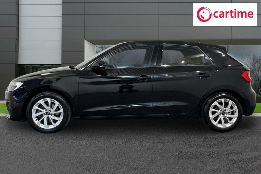 Audi A1 1L Sport ET21VXV Black #5
