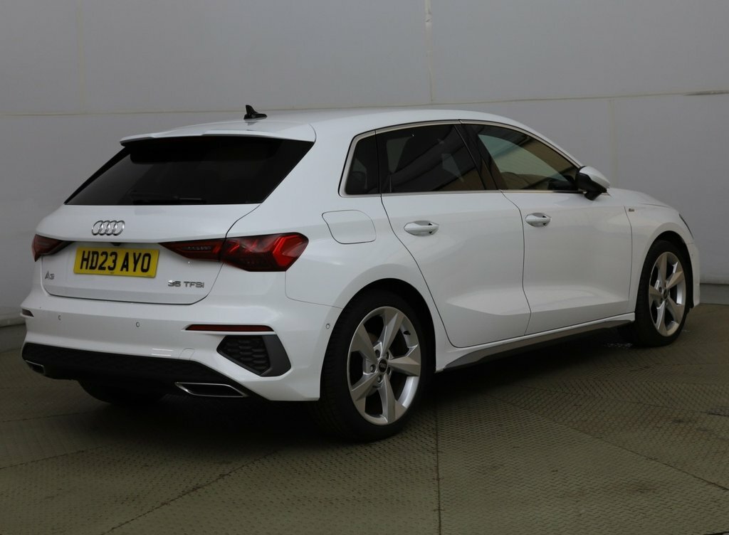 Audi A3 1L S Line White #4