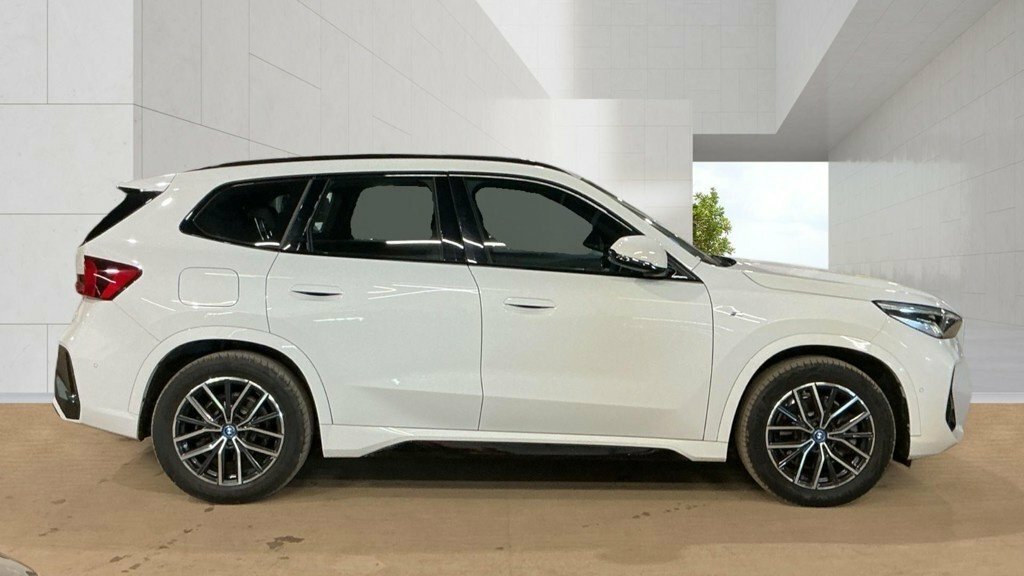 BMW iX1 Suv CA24UYE White #5