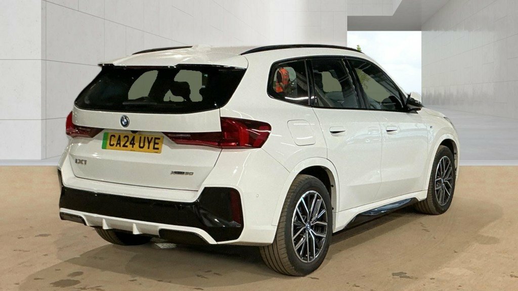 BMW iX1 Suv CA24UYE White #3