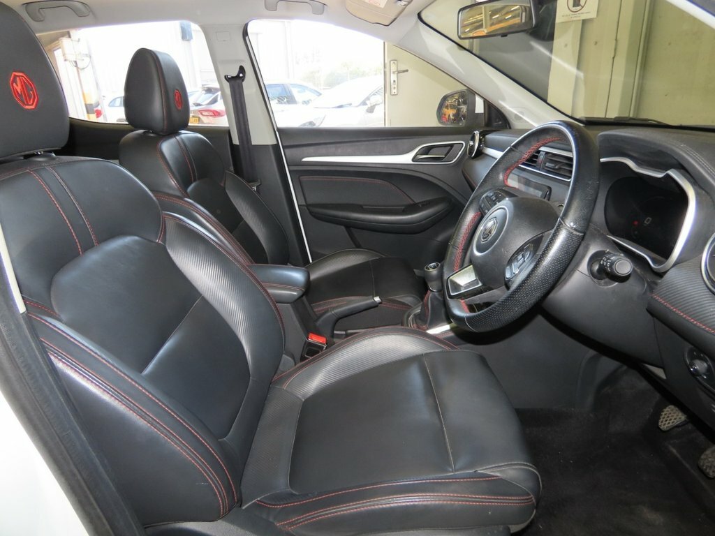 MG ZS 1L Exclusive White #6