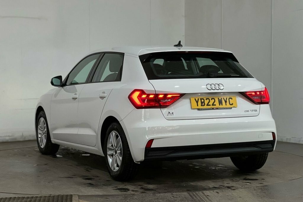 Audi A1 1L Technik White #4