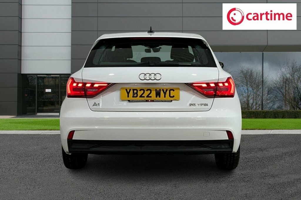 Audi A1 1L Technik White #6
