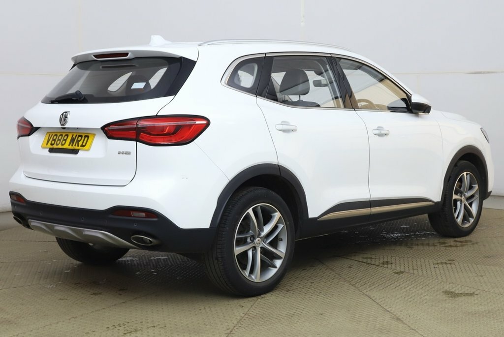 MG HS 1.5L Excite White #4