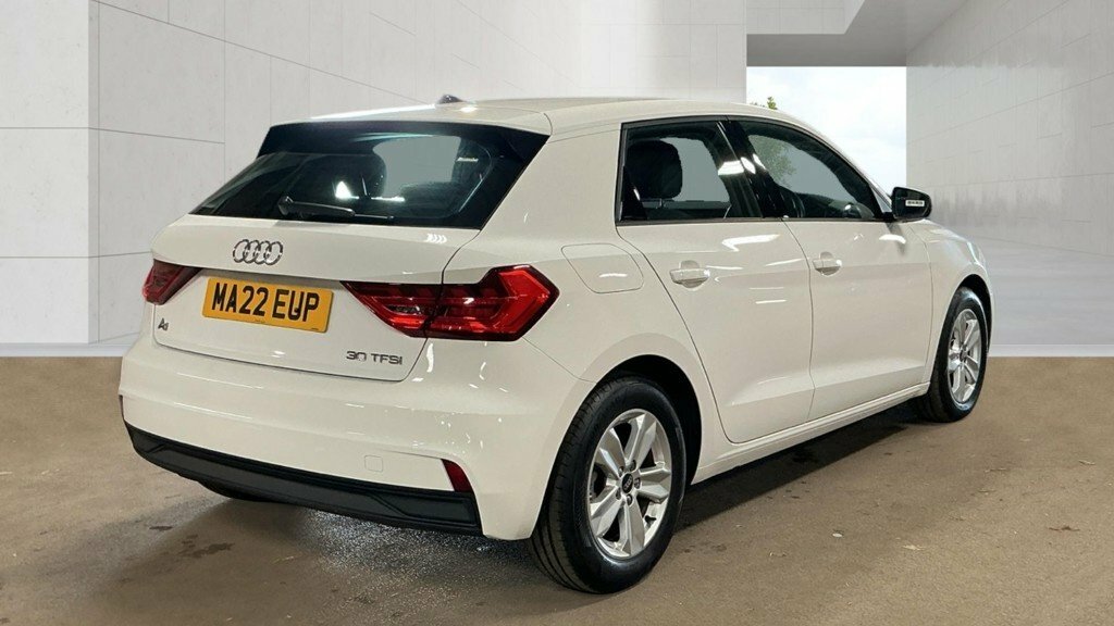 Audi A1 1L Technik White #3