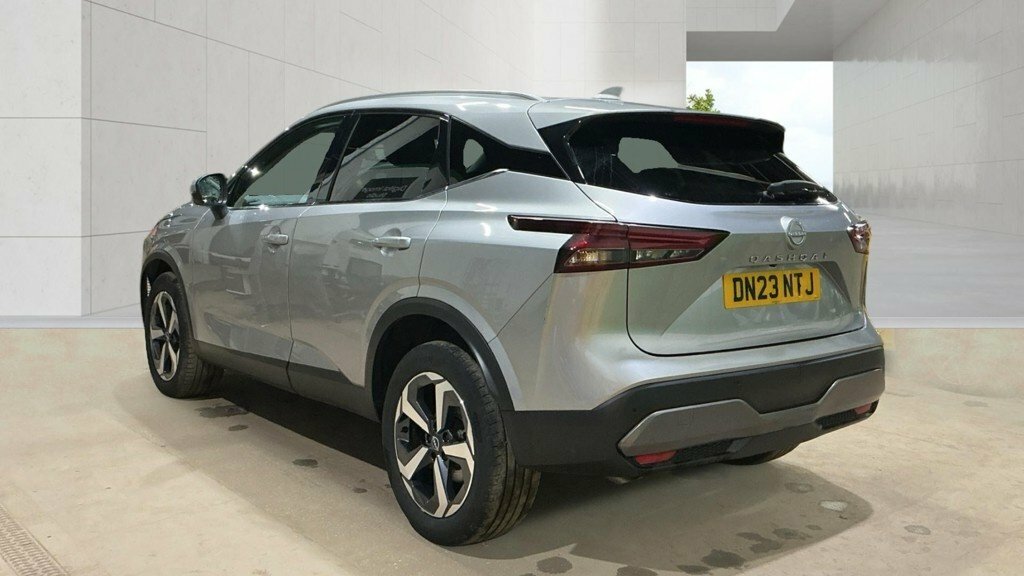 Nissan Qashqai 1.3L N-connecta Silver #4