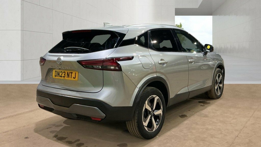 Nissan Qashqai 1.3L N-connecta Silver #3