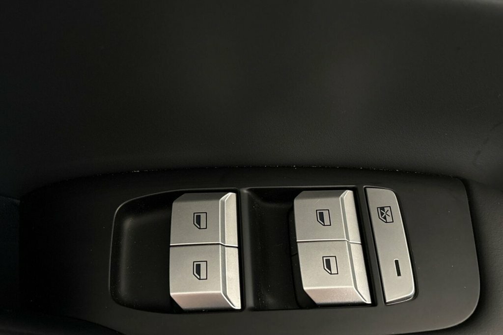 MG MGS5 125Kw Se Ev 49Kwh Red #24