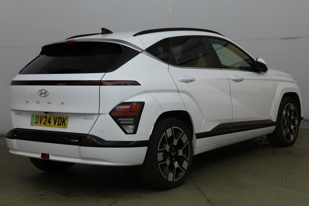 Hyundai Kona Suv White #4