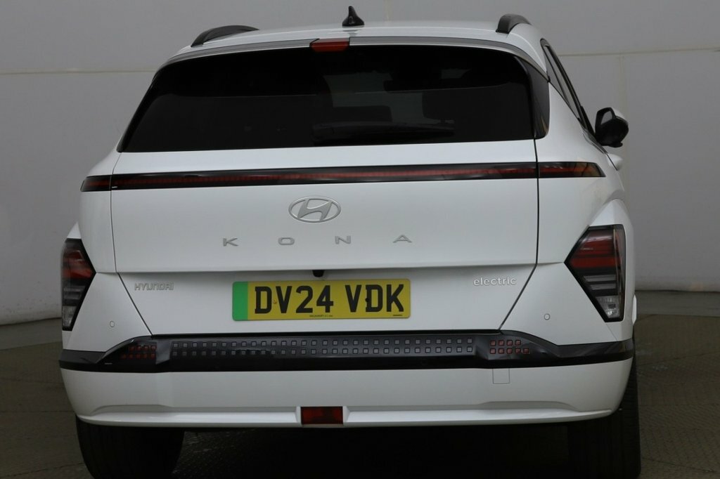 Hyundai Kona Suv White #6