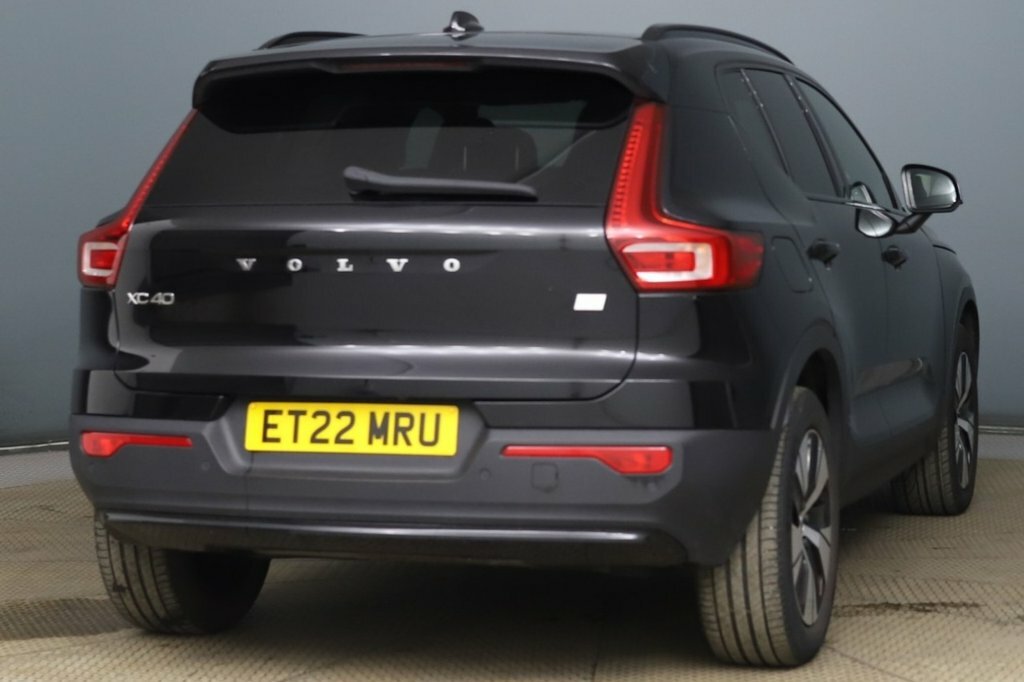 Volvo XC40 1.5L Plus Black #4