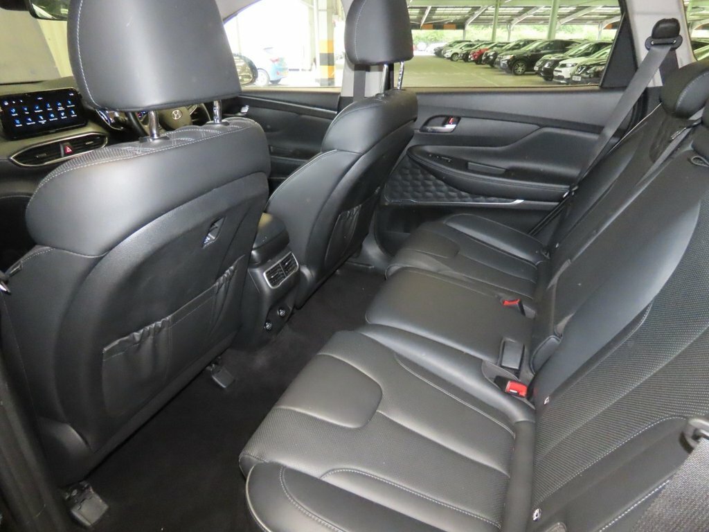 Hyundai Santa Fe Premium White #9