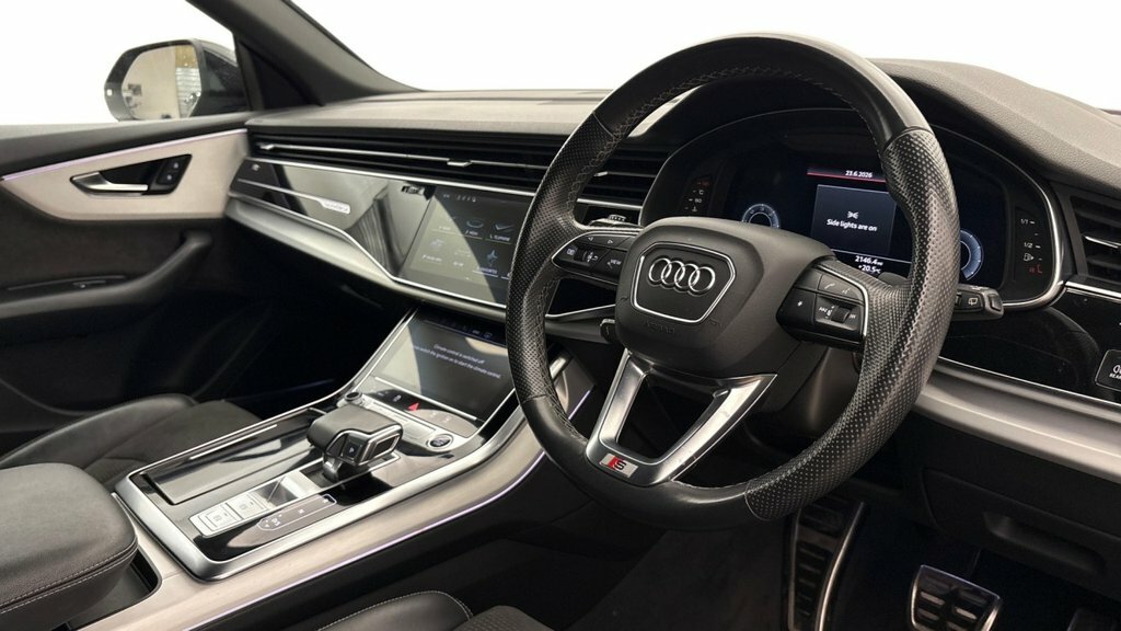 Audi Q8 3L S Line Black #5