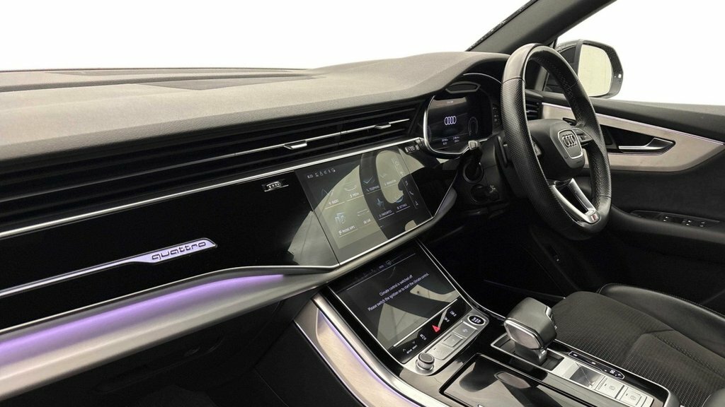 Audi Q8 3L S Line Black #4