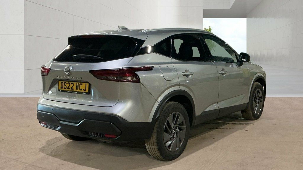 Nissan Qashqai 1.3L Acenta Premium Silver #3