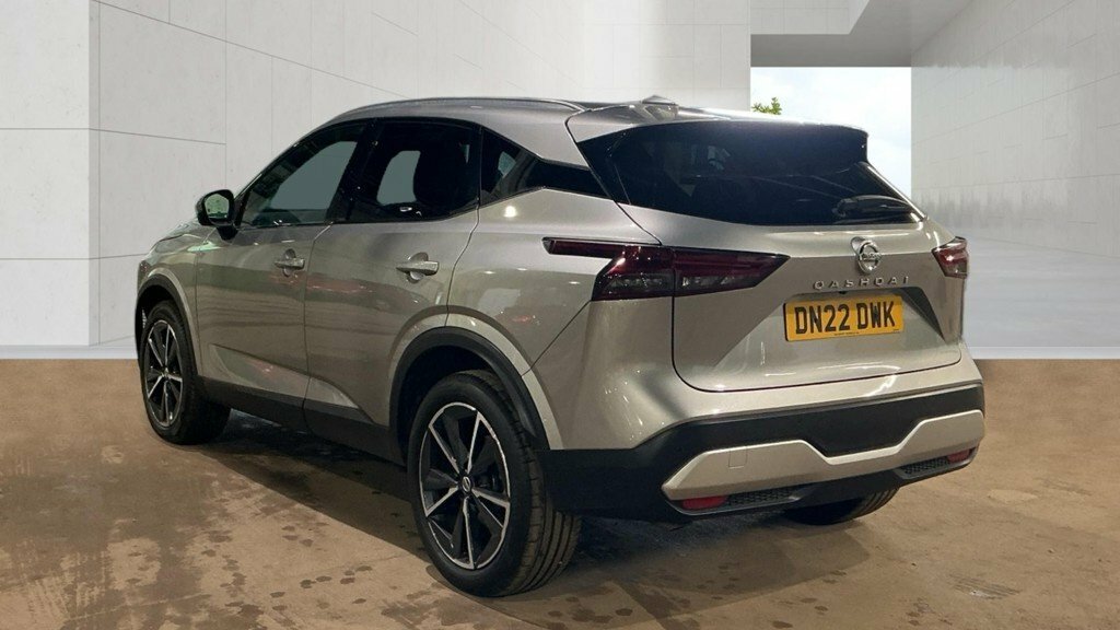 Nissan Qashqai 1.3L Tekna Silver #4