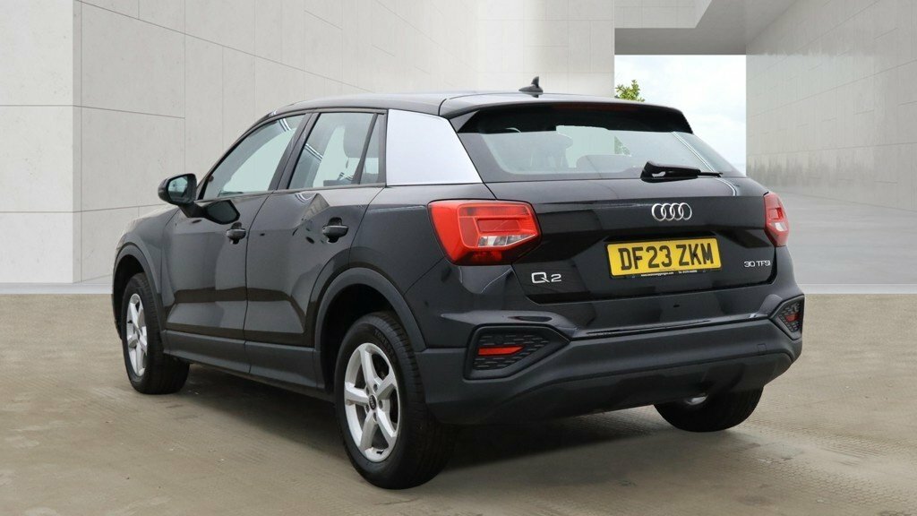 Audi Q2 1L Technik Black #4