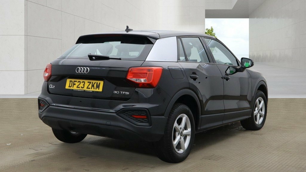 Audi Q2 1L Technik Black #3
