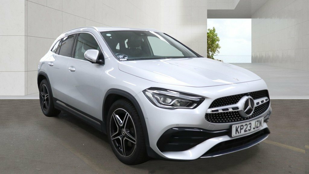 Mercedes-Benz GLA Class 2L Amg Line Silver
