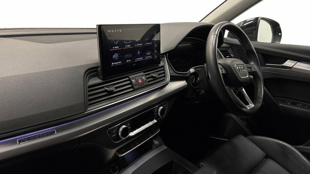 Audi Q5 2L Sport Black #5