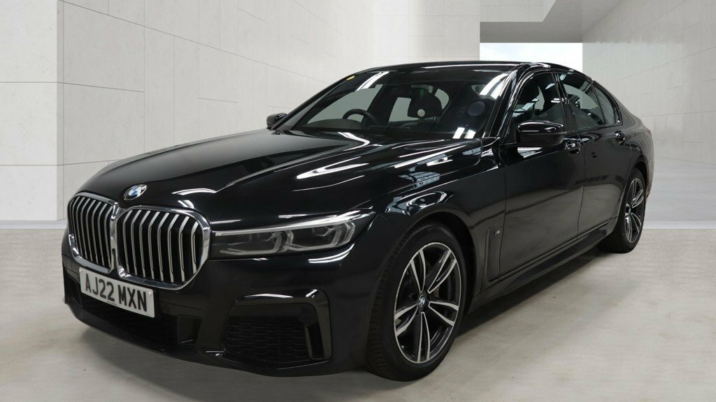 BMW 7 Series 3L M Sport Black #2