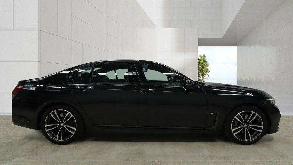 BMW 7 Series 3L M Sport Black #5