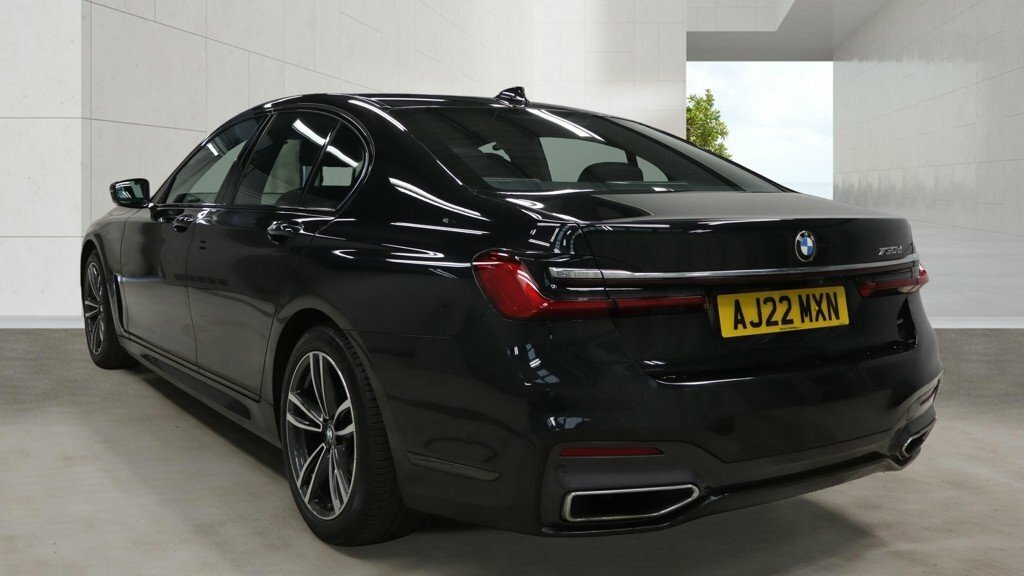 BMW 7 Series 3L M Sport Black #4