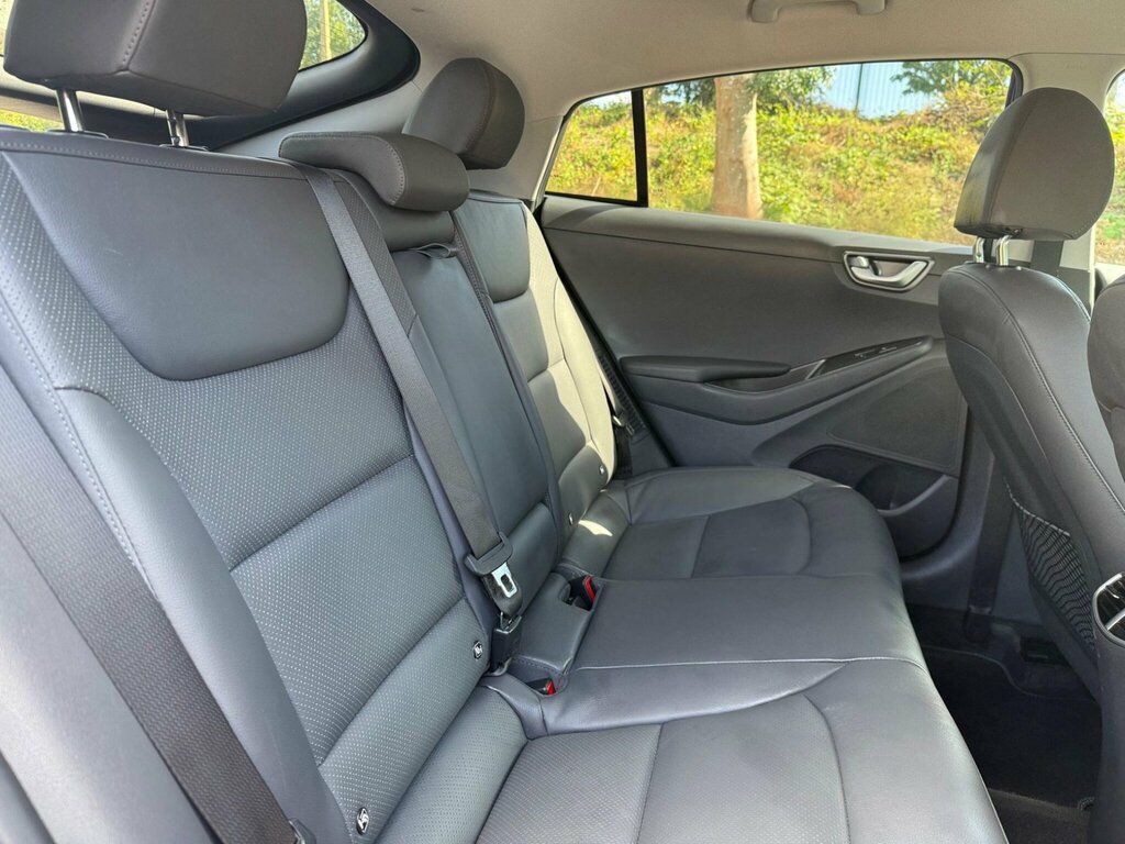 Hyundai Ioniq 38.3Kwh Premium Black #13