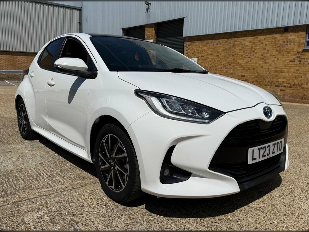 Toyota Yaris 1.5 Vvt-h Design E-cvt Euro 6 Ss White